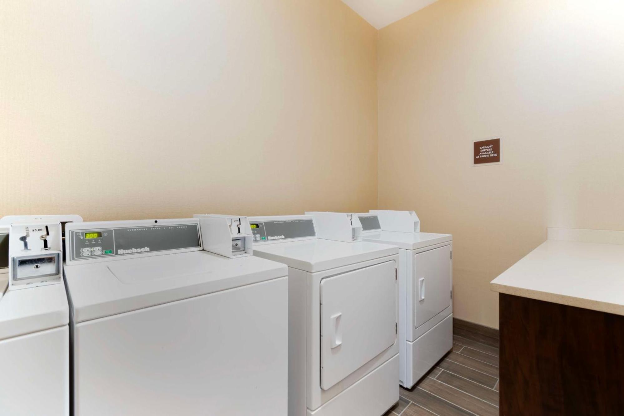 Best Western Plus Moosomin Hotel Exterior foto