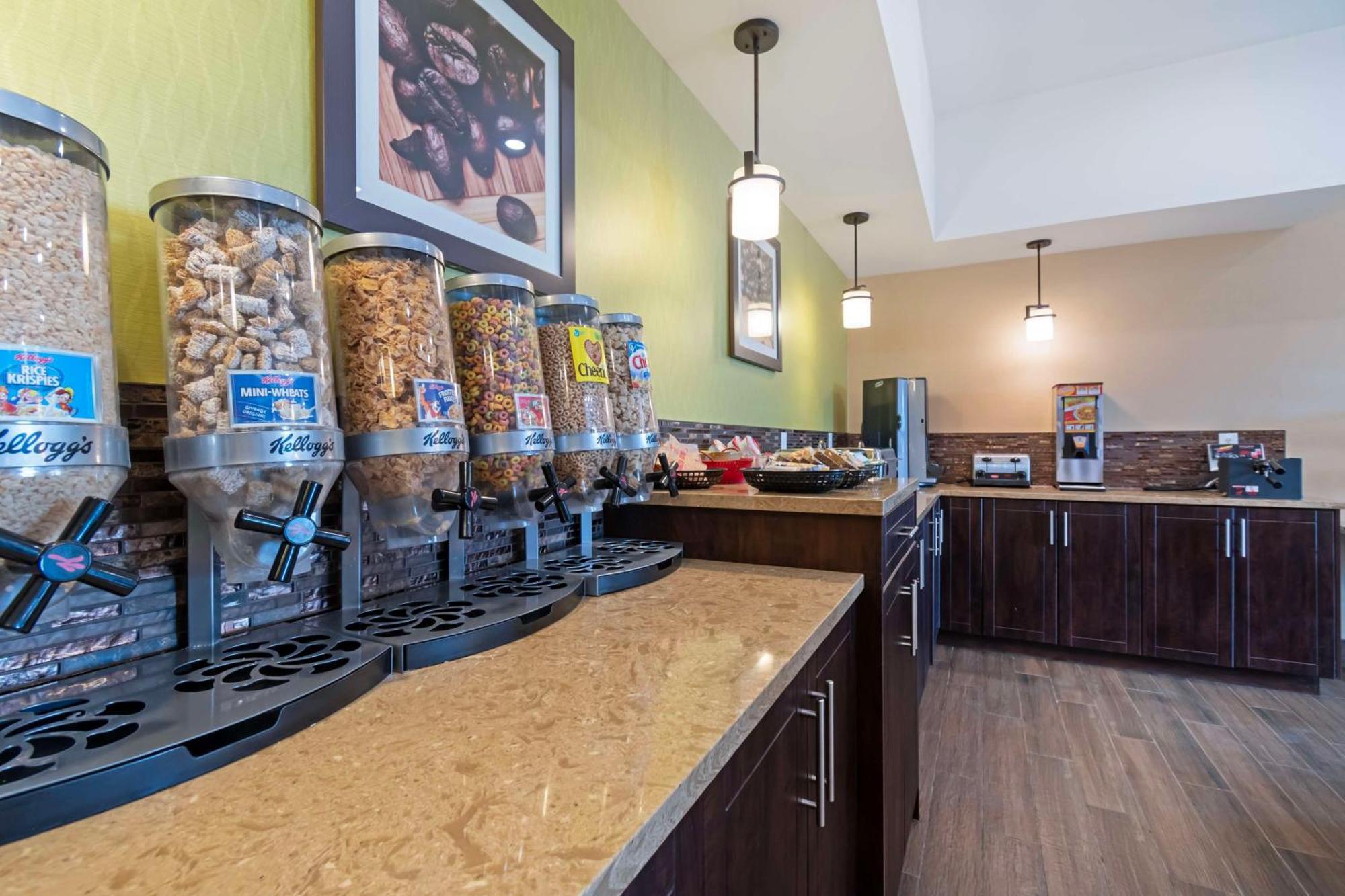 Best Western Plus Moosomin Hotel Exterior foto