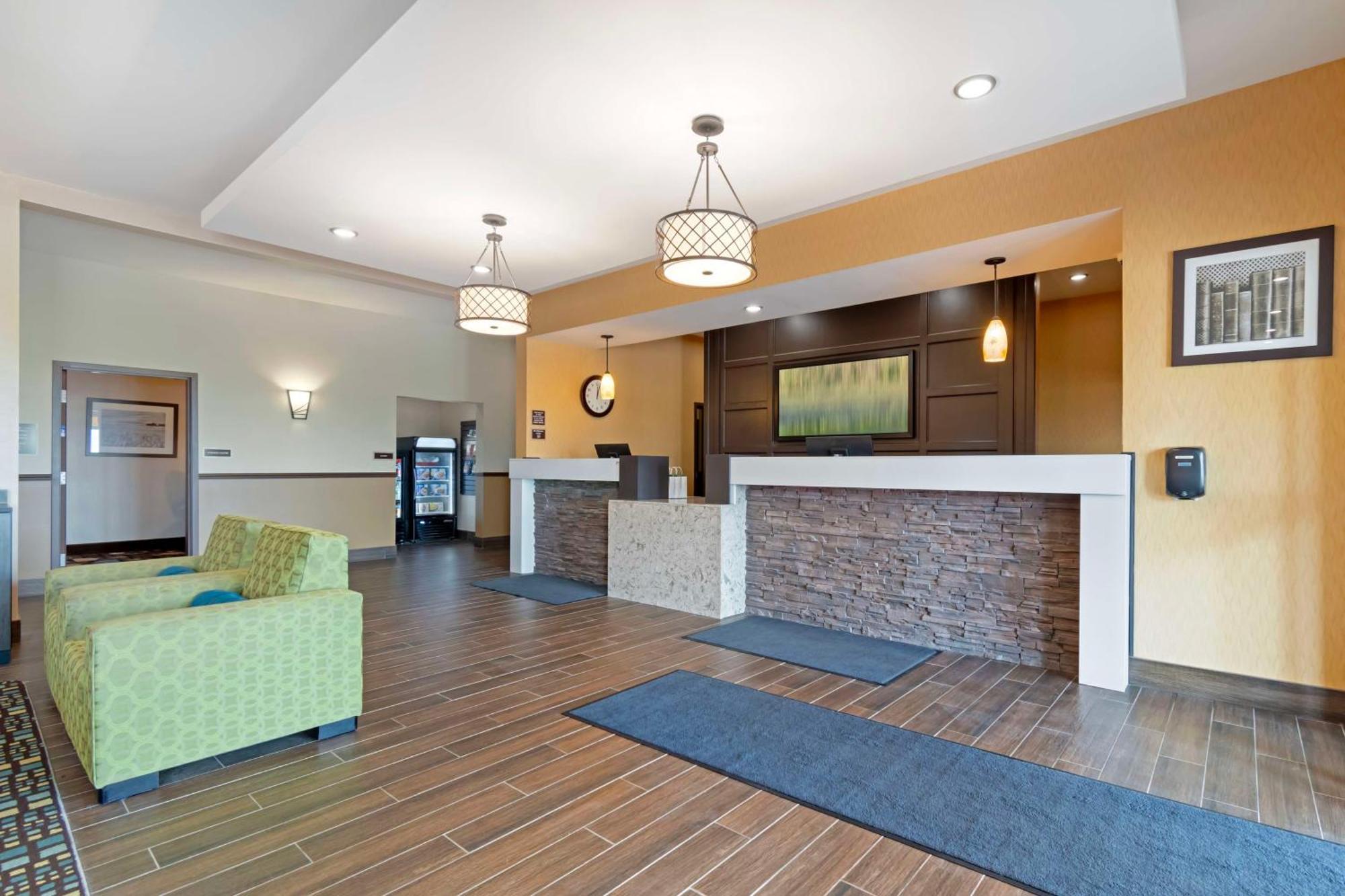 Best Western Plus Moosomin Hotel Exterior foto