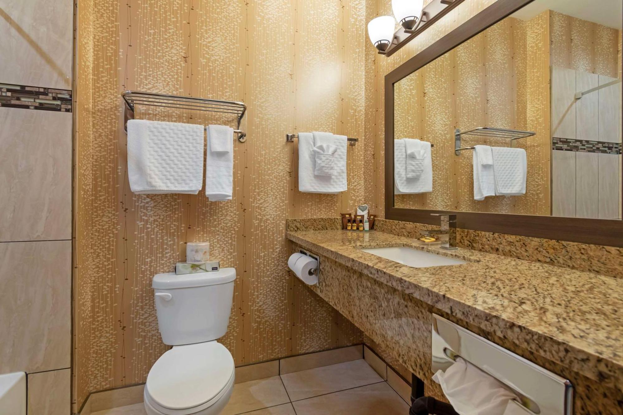 Best Western Plus Moosomin Hotel Exterior foto