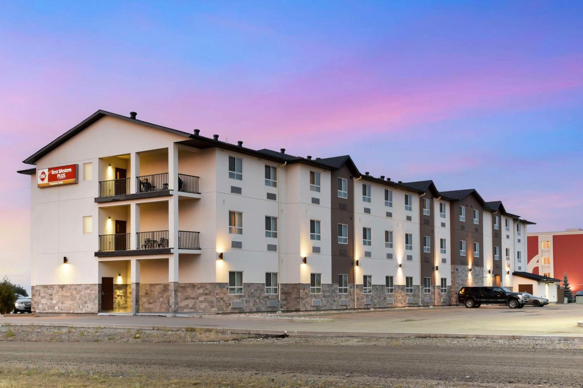 Best Western Plus Moosomin Hotel Exterior foto