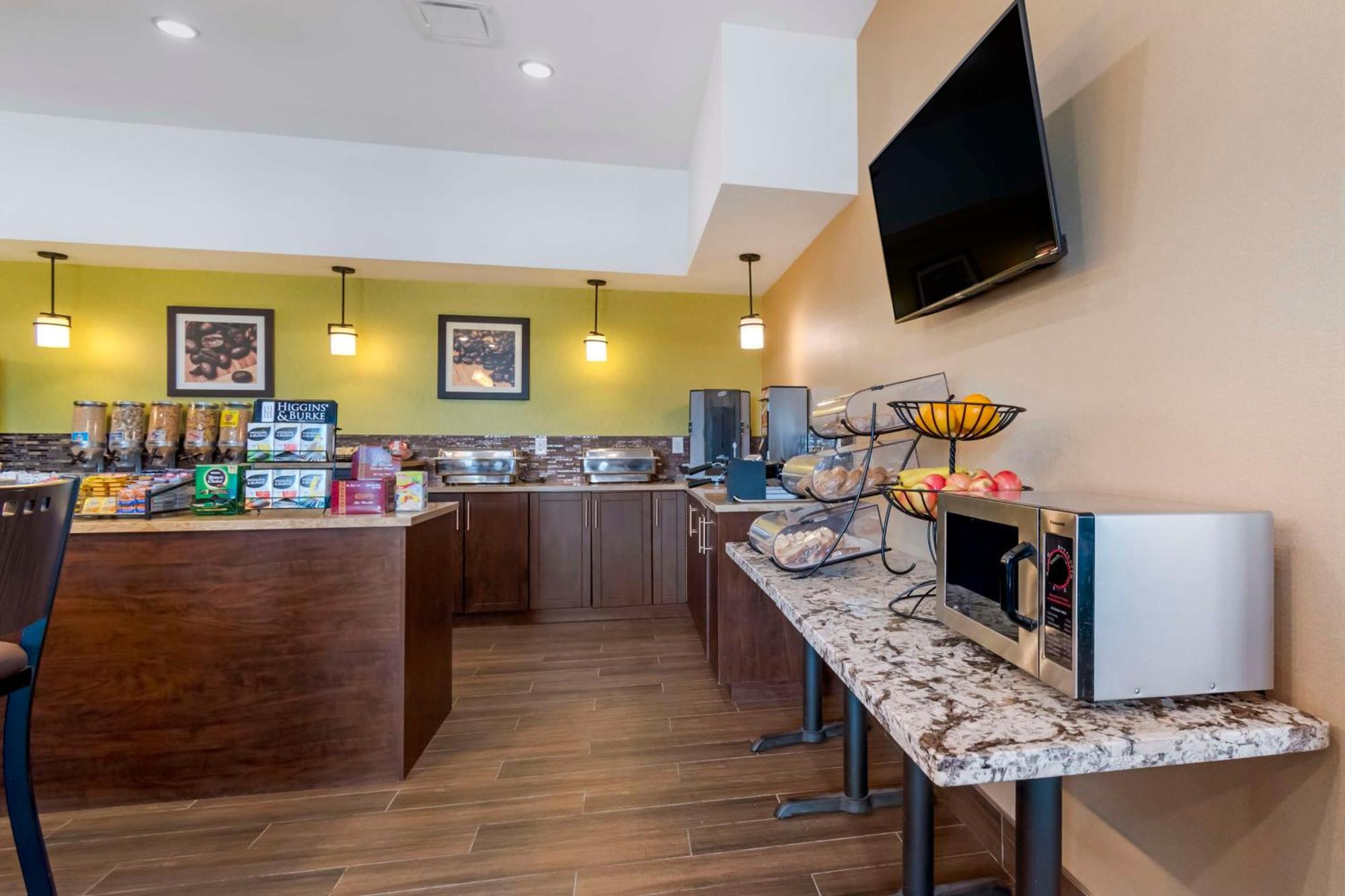 Best Western Plus Moosomin Hotel Exterior foto
