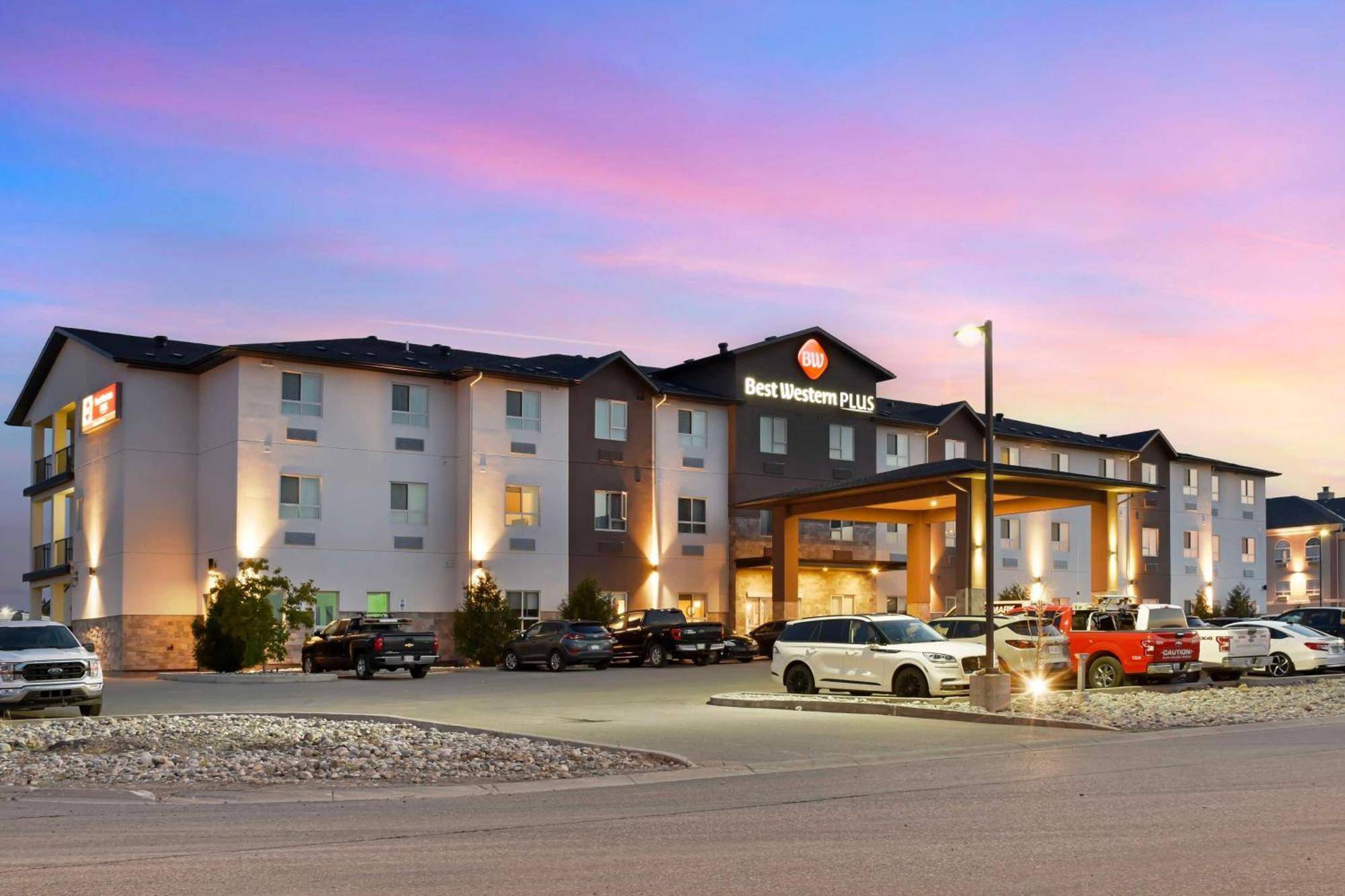 Best Western Plus Moosomin Hotel Exterior foto