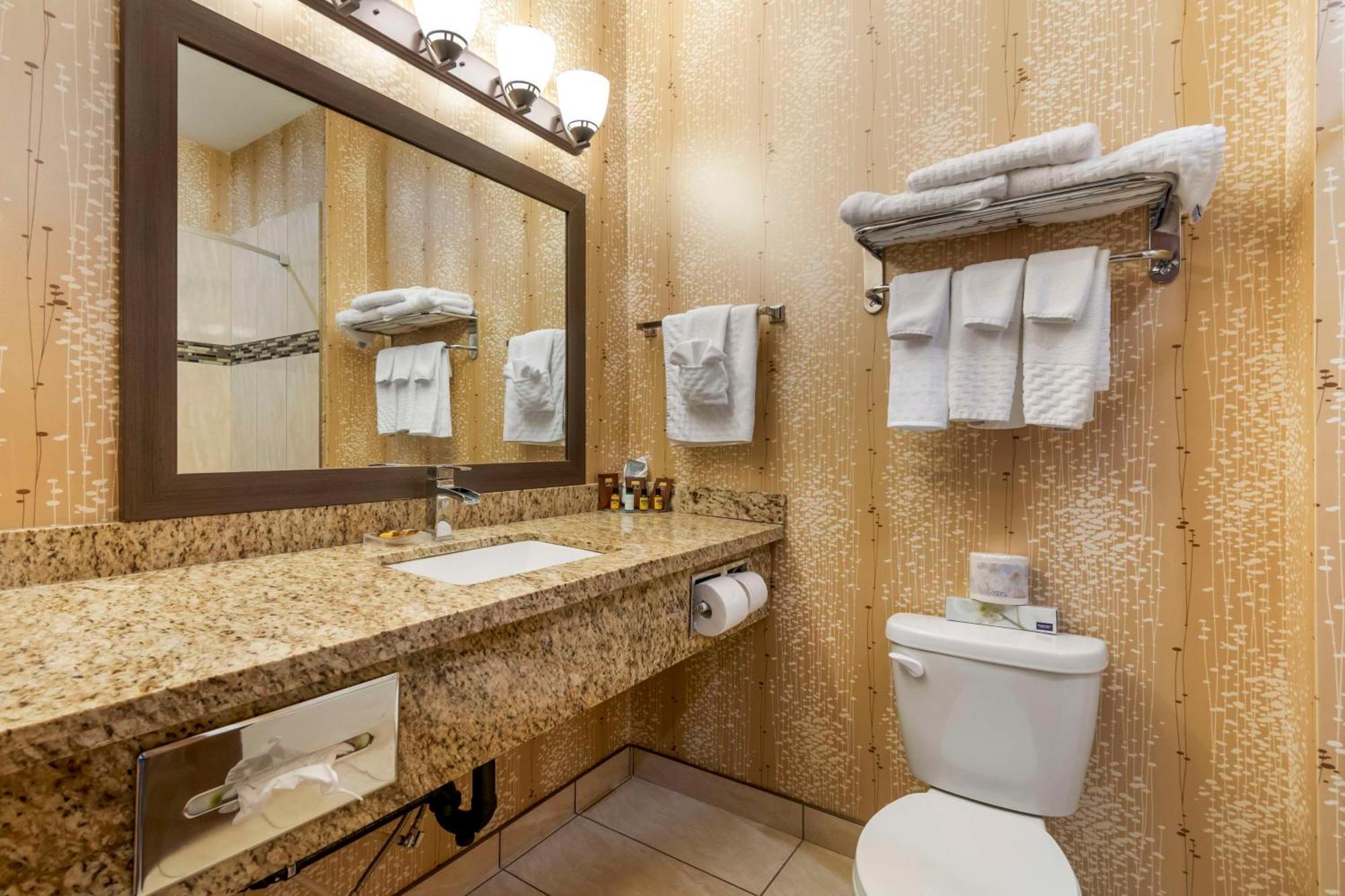 Best Western Plus Moosomin Hotel Exterior foto